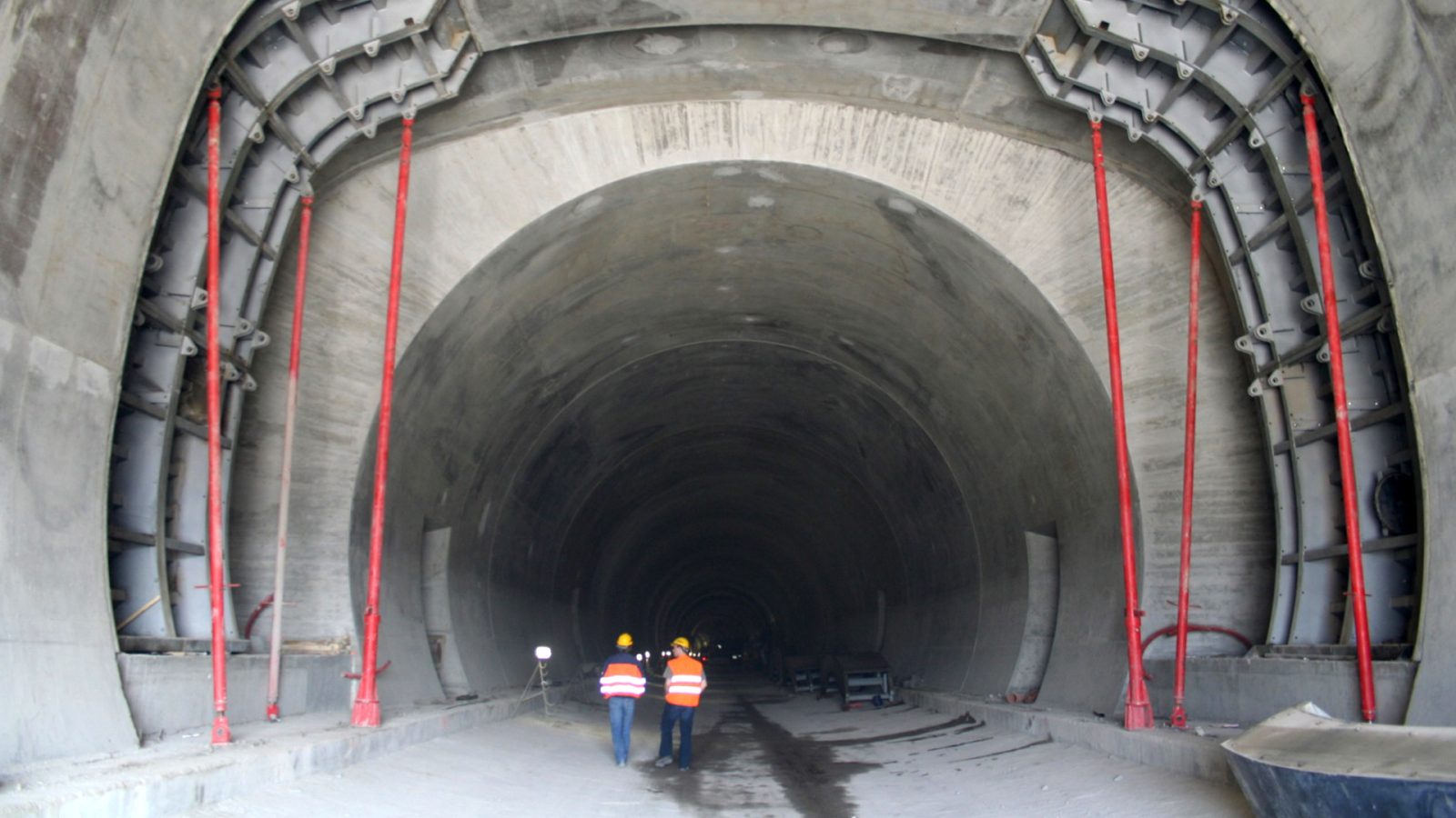 Návrh definitivního ostění z prostého betonu – železniční tunel