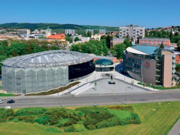 Kongresové centrum Zlín – ocelové konstrukce střešního „diatomu“, skleněného pláště a restaurace