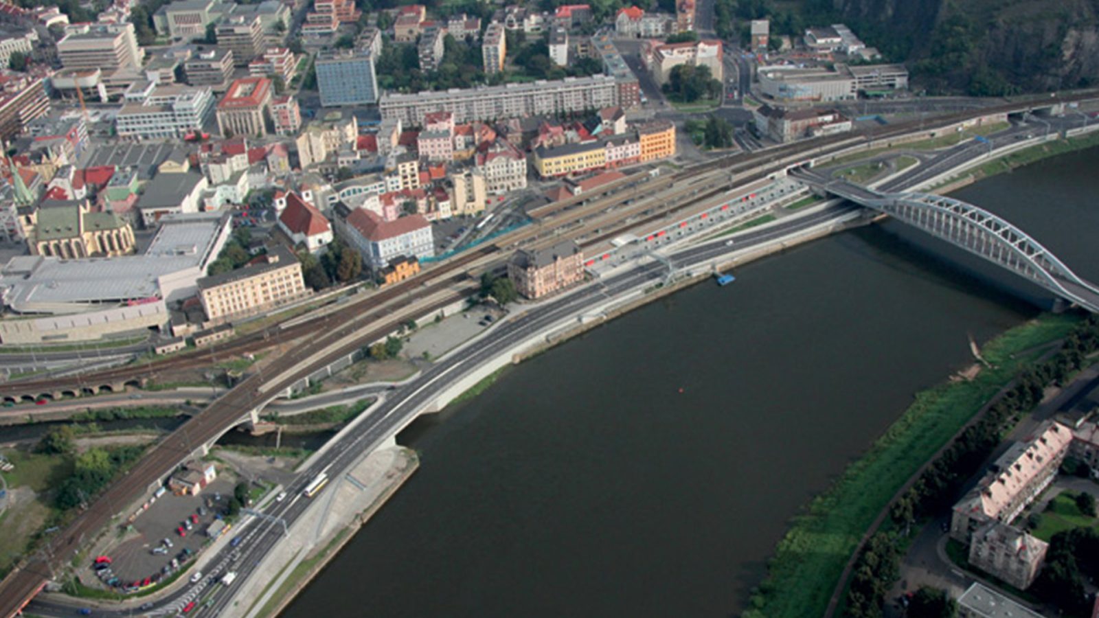 I/30 Ústí nad Labem, dopravní opatření – povodňová hráz