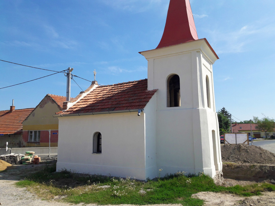 Přesun kaple sv. Jana Nepomuckého a Panny Marie v Ivančicích-Letkovicích