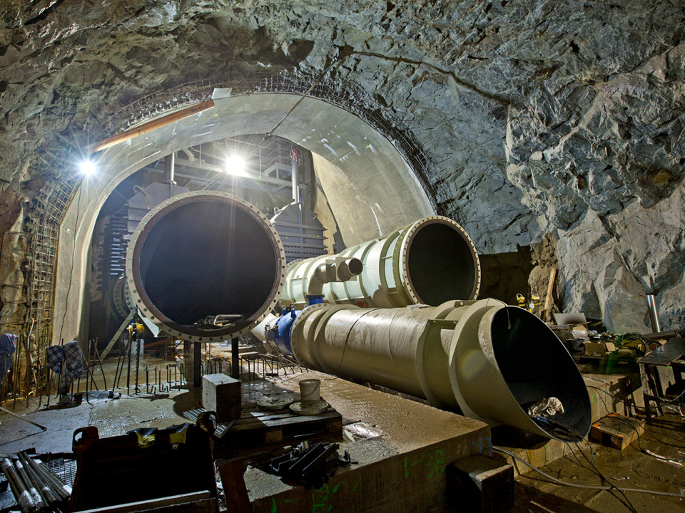 Vodní nádrž Labská – zvýšení retenční funkce rekonstrukcí spodních výpustí v obtokovém tunelu