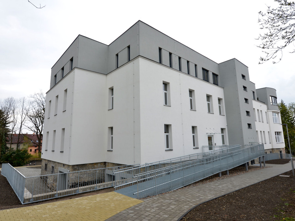Domov pro seniory s komplexními službami v Opočnu – přestavba nemocniční budovy