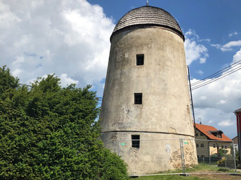 Obnova větrného mlýna v Třebíči