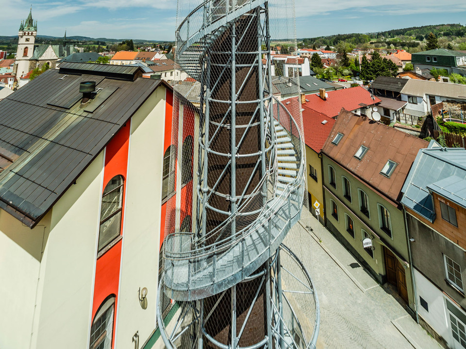 Návštěvnické centrum, varna a rozhledna v areálu pivovaru BERNARD
