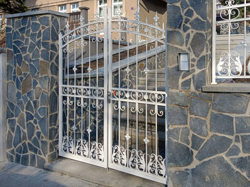 Přestavba bytového domu v památkové rezervaci Karlovy Vary