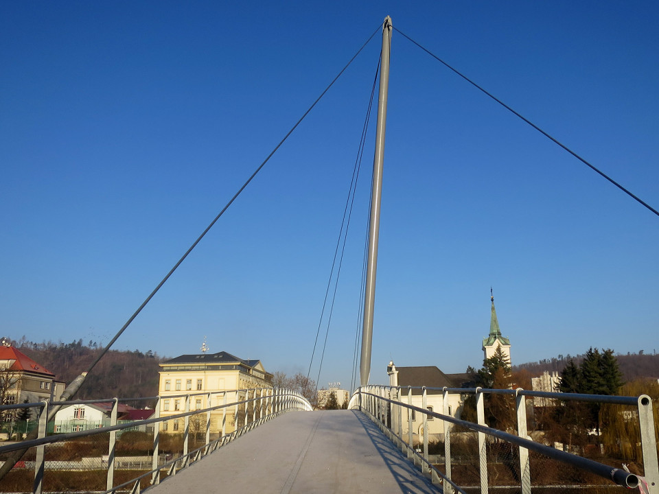 Ocelová lávka přes Berounku v Radotíně