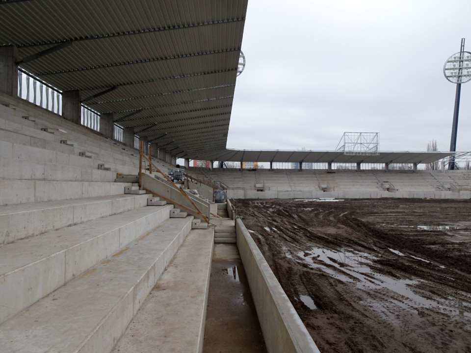 Multifunkční fotbalový stadion v Hradci Králové