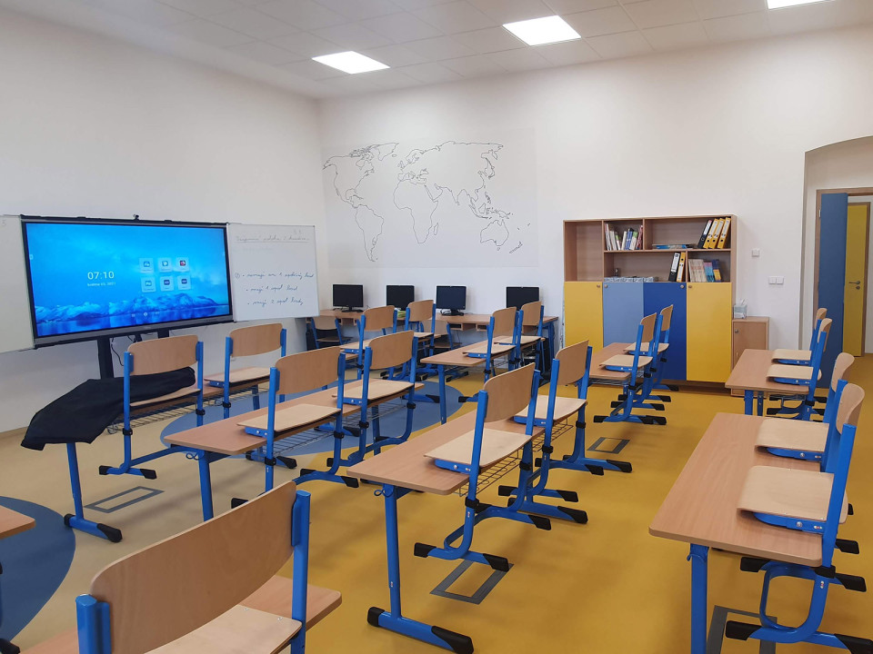Modernizace a stavební úpravy základní školy Dolní Město