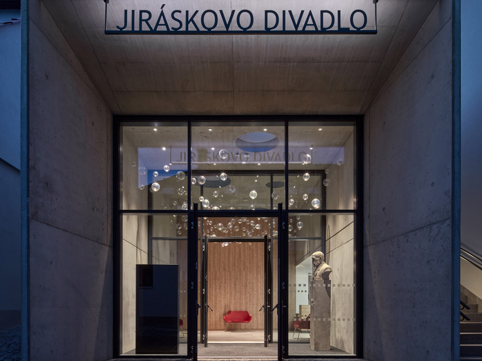 Rekonstrukce Jiráskova divadla v České Lípě