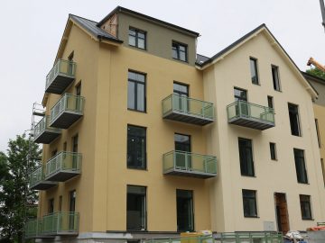 Unikátní závěsné ocelové balkony na bytovém domě Podhradí ve Štramberku