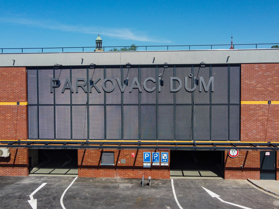 Parkovací a přestupní terminál v Opavě