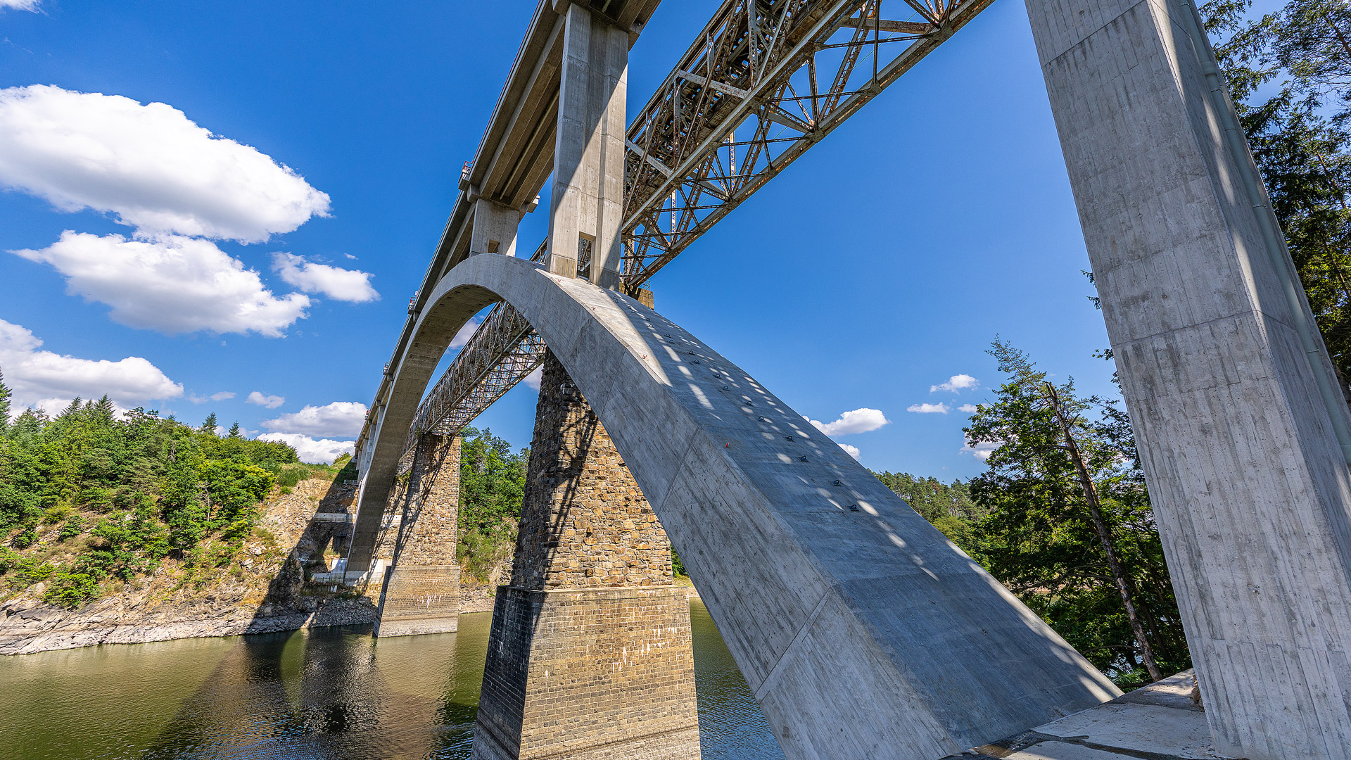 Železniční most Červená nad Vltavou