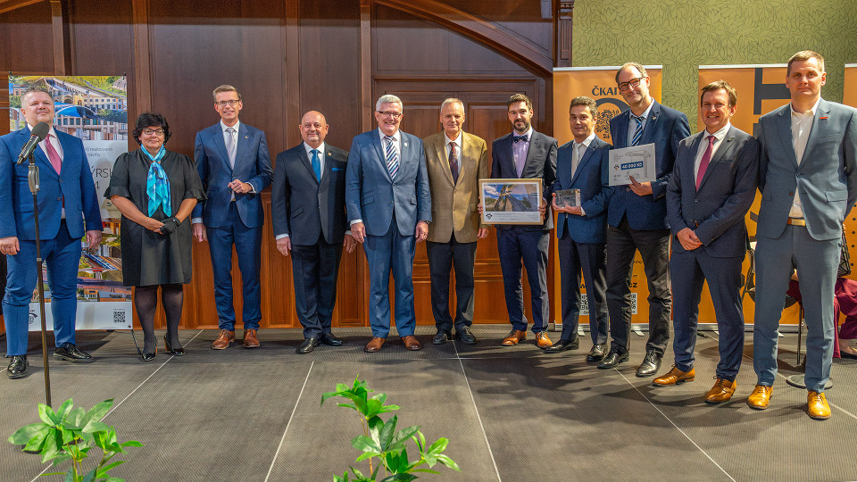Mgr. Filip Žežulka, ředitel odboru stavebnictví a stavebních hmot MPO, Ing. Žanet Hadžić, CSc., ředitelka odboru stavebního řádu MMR, Mgr. Martin Kupka, ministr dopravy, Ing. Petr Dospiva, Ph.D., 1. místopředseda ČKAIT, Ing. Robert Špalek, předseda ČKAIT, Ing. Stanislav Kejval, příprava zakázky, Ing. Jakub Göringer, Ph.D., hlavní projektant SUDOP, Ing. Martin Kraus, vedoucí zakázky, Ing. Petr Žákovec, technický dozor stavebníka, Ing. Ondřej Göpfert, ředitel investičního odboru, Ing. Aleš Gothard, LL.M., předseda představenstva, Metrostav TBR
