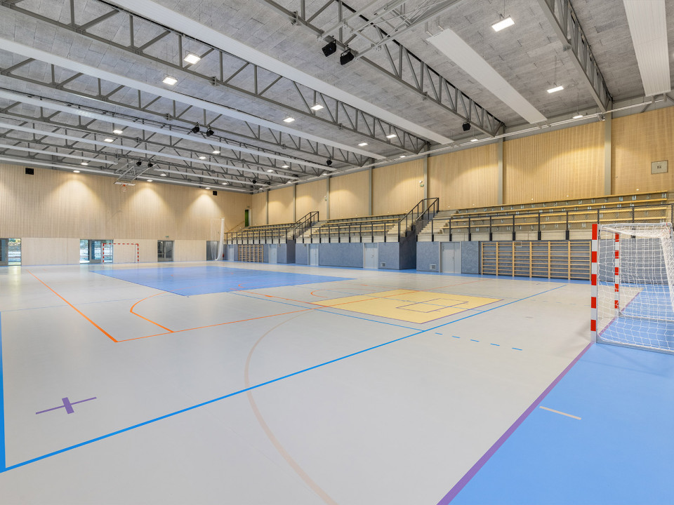 Sportovní hala pro Gymnázium a SPŠEI ve Frenštátě pod Radhoštěm