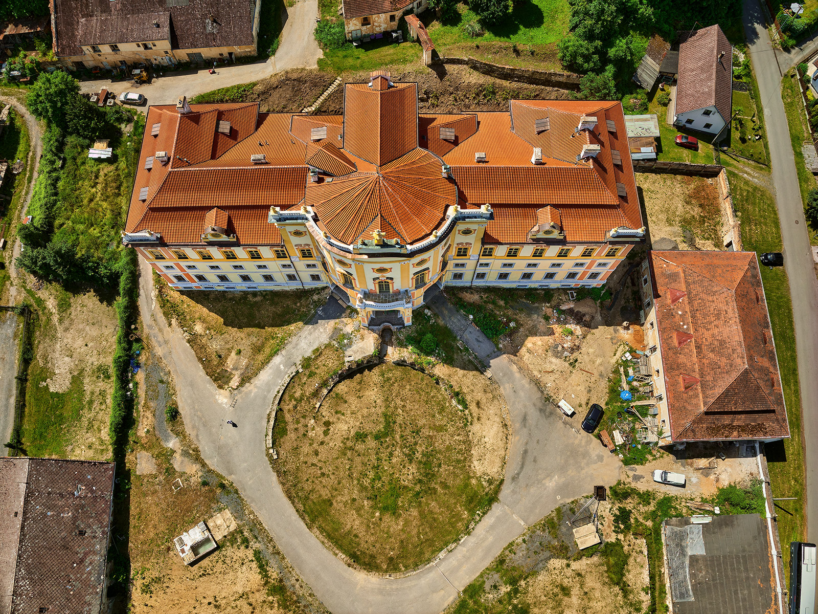 Rekonstrukce zámku Týnec