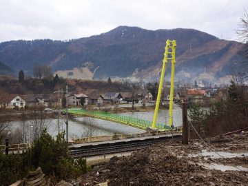 Cyklolávka přes řeku Váh mezi obcemi Švošov a Hubová na Slovensku