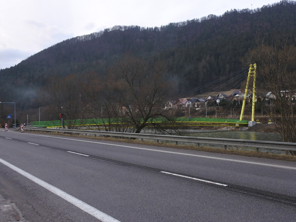 Cyklolávka přes řeku Váh mezi obcemi Švošov a Hubová na Slovensku
