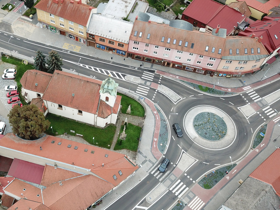 Okružní křižovatka silnic I/54 a I/55 ve Veselí nad Moravou