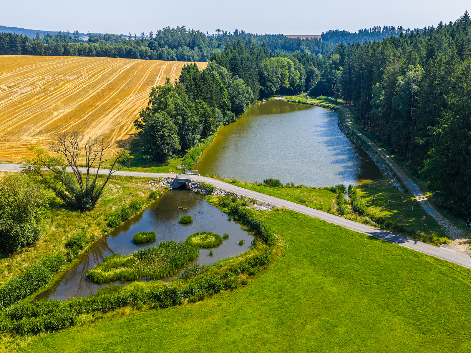 Vodní nádrž Dobroslava a část polní cesty HC08 v k. ú. Těchobuz