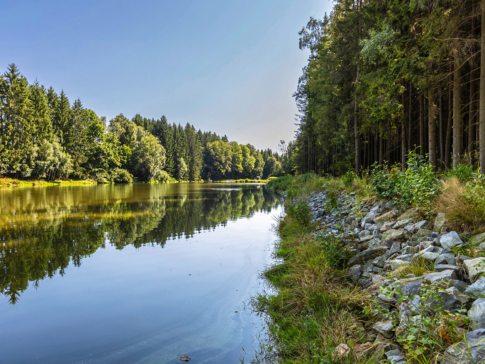 Vodní nádrž Dobroslava a část polní cesty HC08 v k. ú. Těchobuz