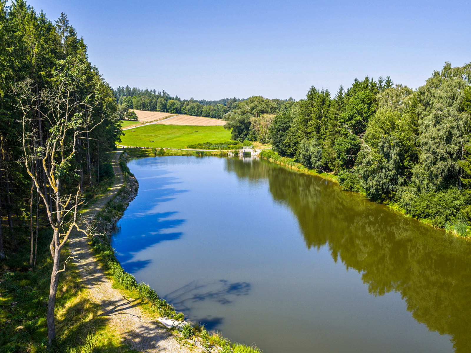 Vodní nádrž Dobroslava a část polní cesty HC08 v k. ú. Těchobuz