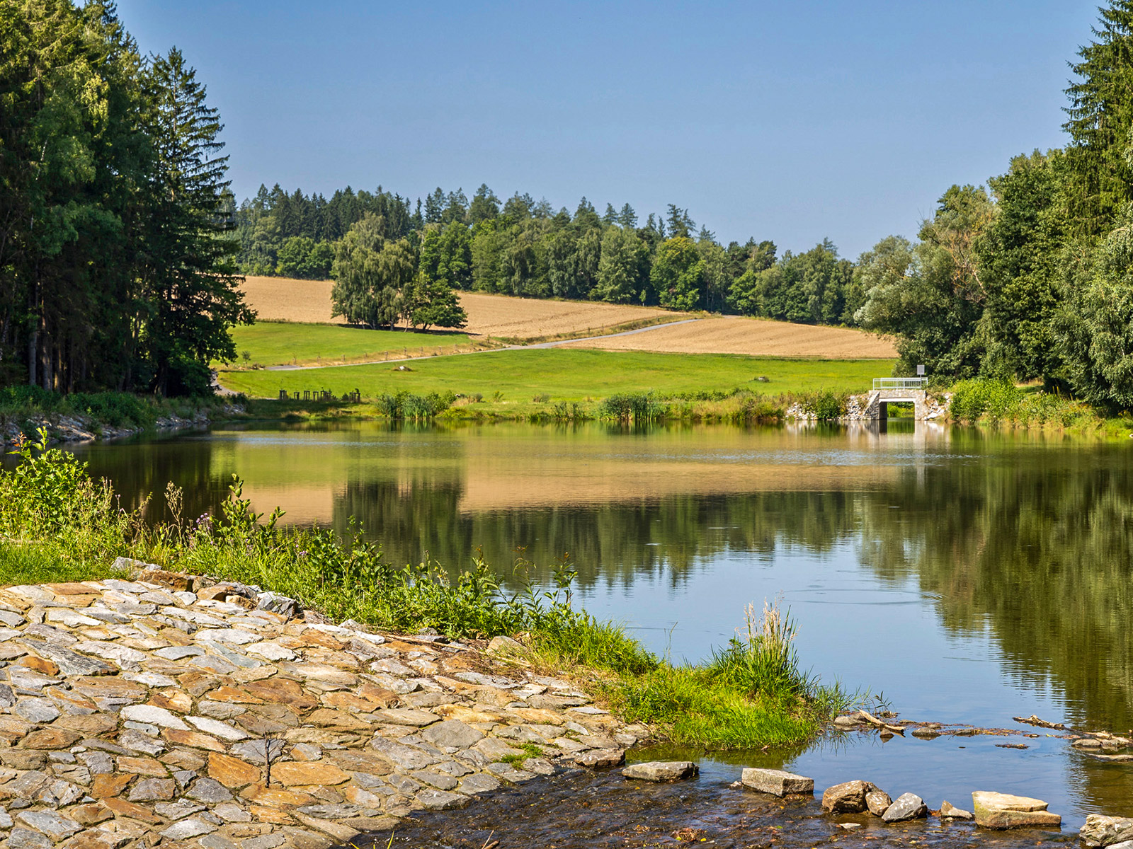 Vodní nádrž Dobroslava a část polní cesty HC08 v k. ú. Těchobuz
