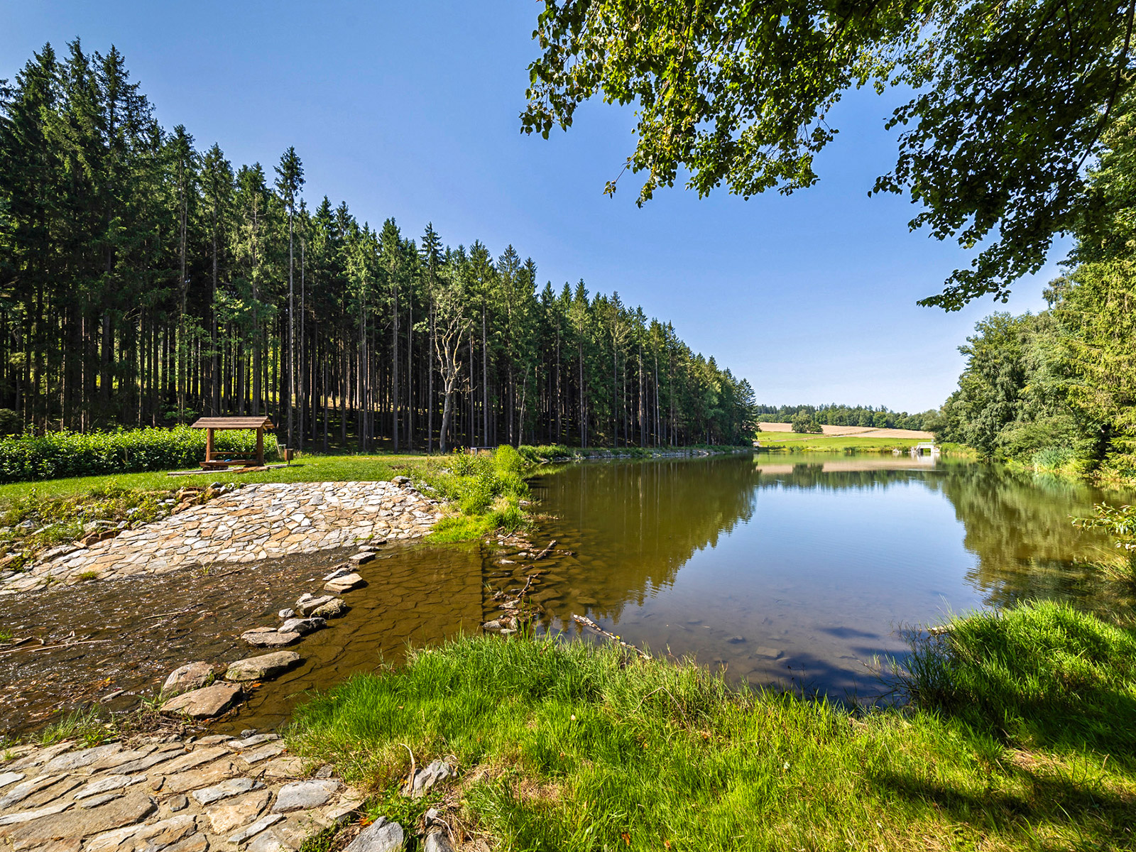 Vodní nádrž Dobroslava a část polní cesty HC08 v k. ú. Těchobuz