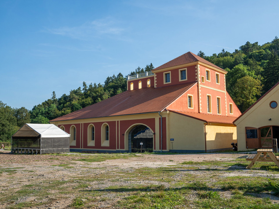 Revitalizace hutě Barbora v Jincích na multifunkční areál se čtyřmi expozicemi