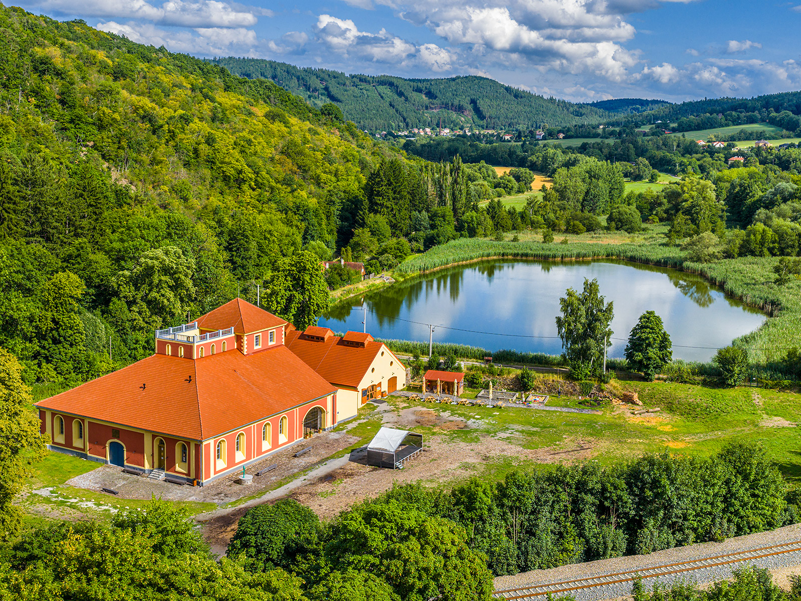 Revitalizace hutě Barbora v Jincích na multifunkční areál se čtyřmi expozicemi