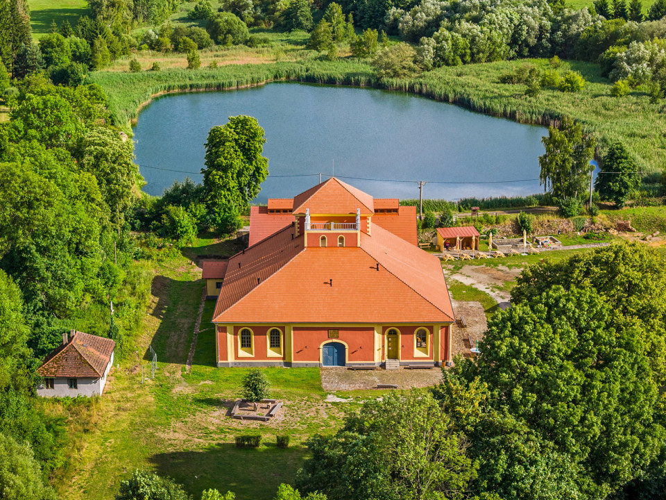 Revitalizace hutě Barbora v Jincích na multifunkční areál se čtyřmi expozicemi