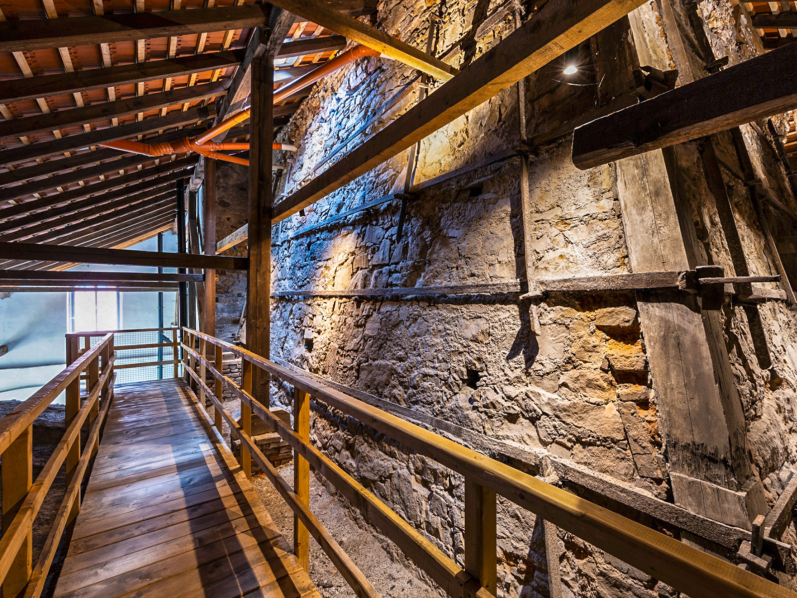 Revitalizace hutě Barbora v Jincích na multifunkční areál se čtyřmi expozicemi