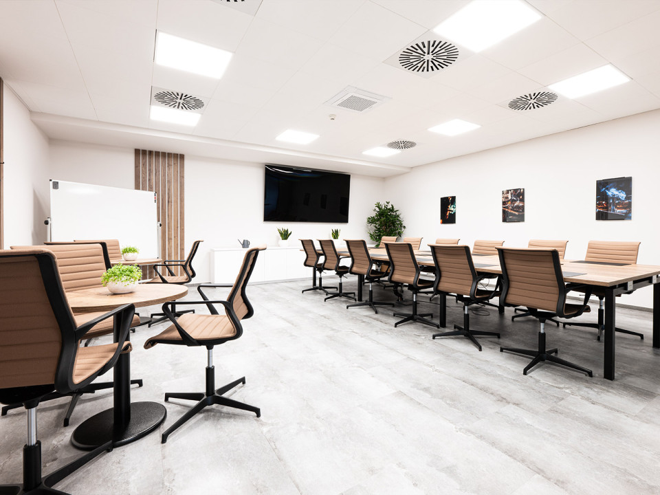 Administrativní objekt a skladové haly společnosti DanCzek a.s. v Košťanech