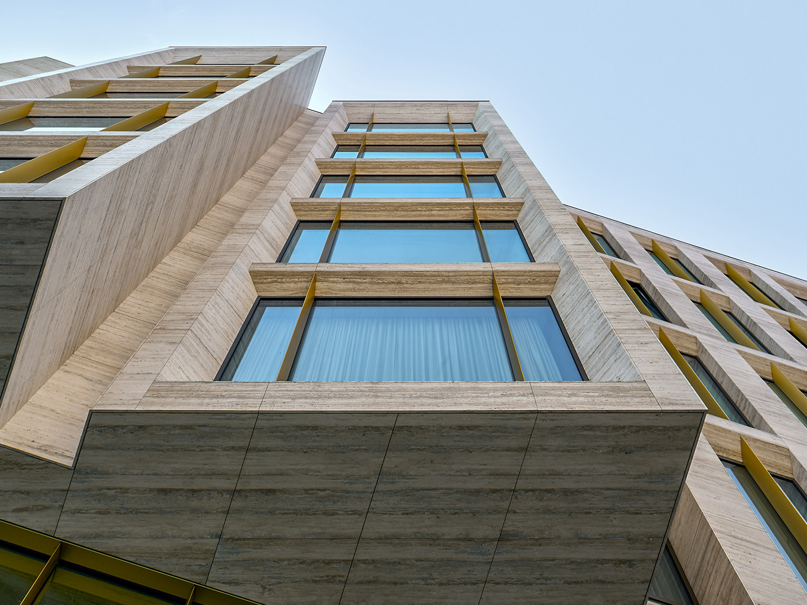 Rekonstrukce budovy Pařížská 25 v Praze