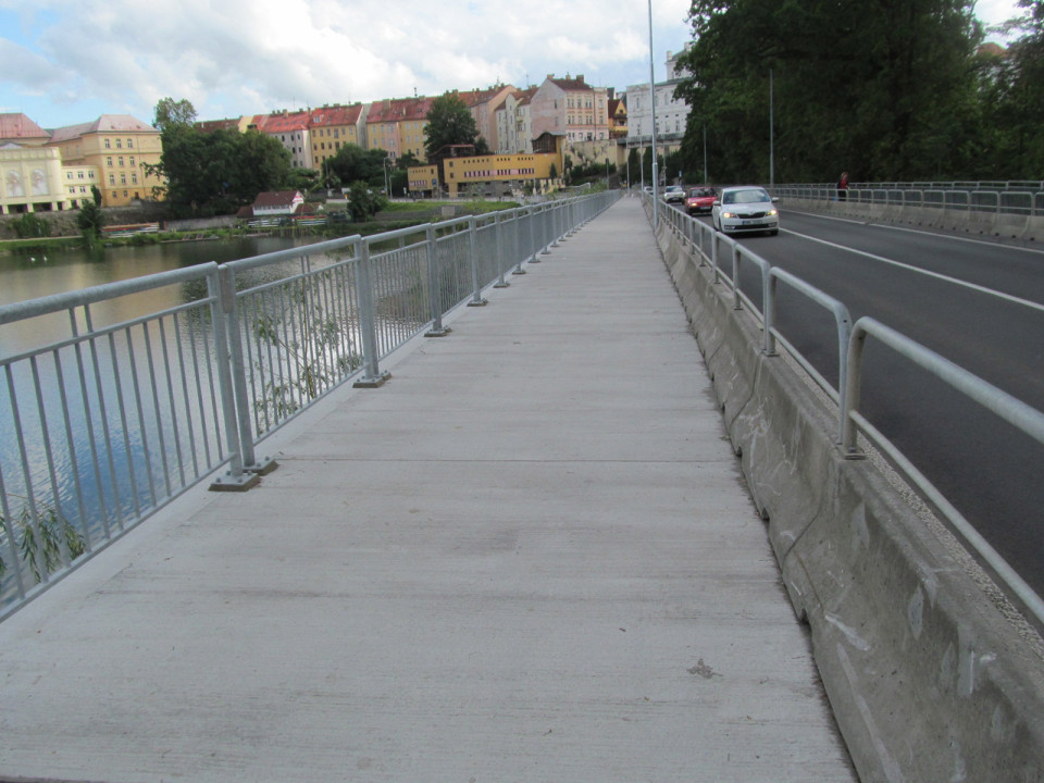 Rekonstrukce lávky na návodní straně hráze Jordánu