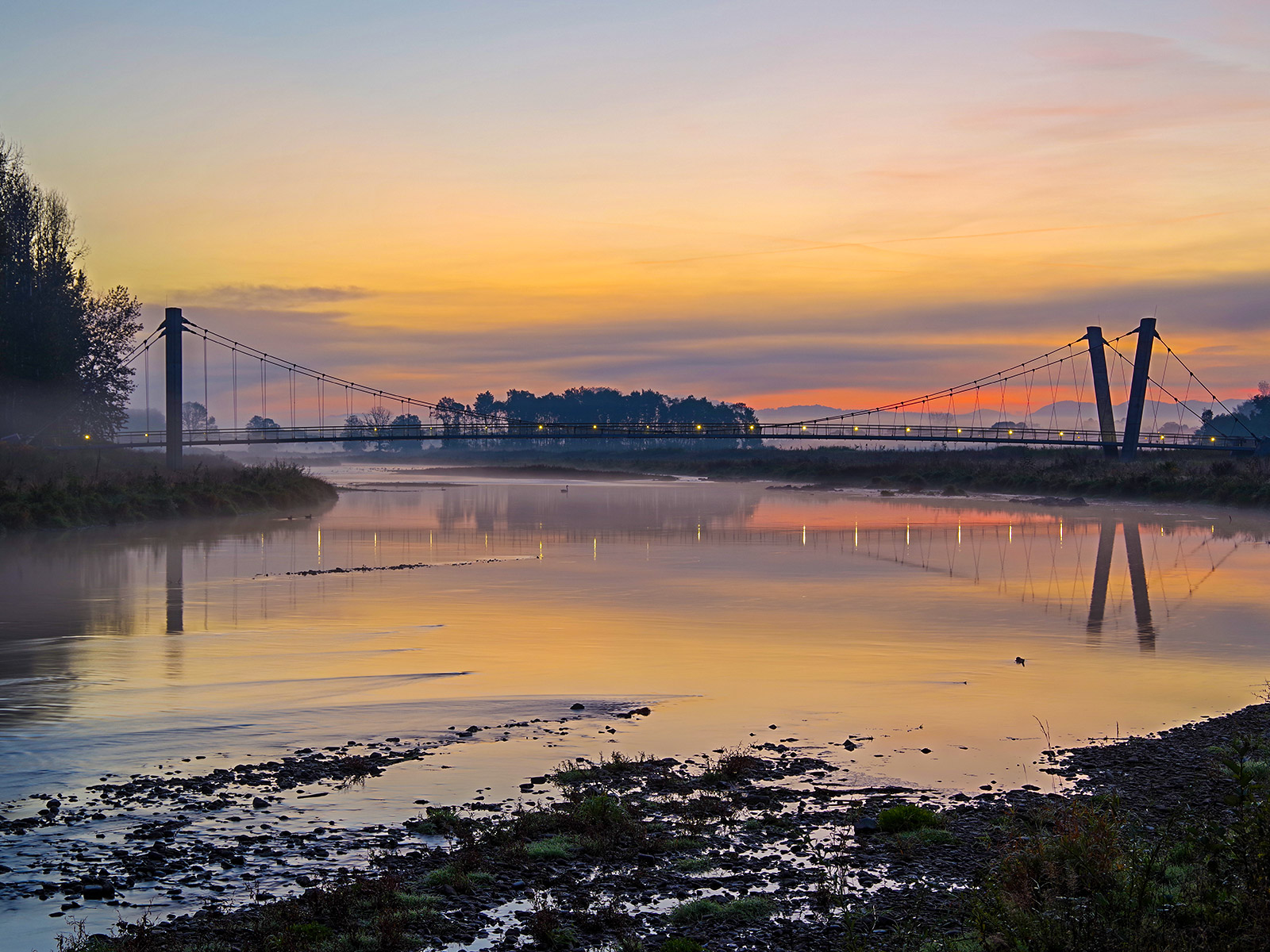Cyklostezka a lávka přes Bečvu