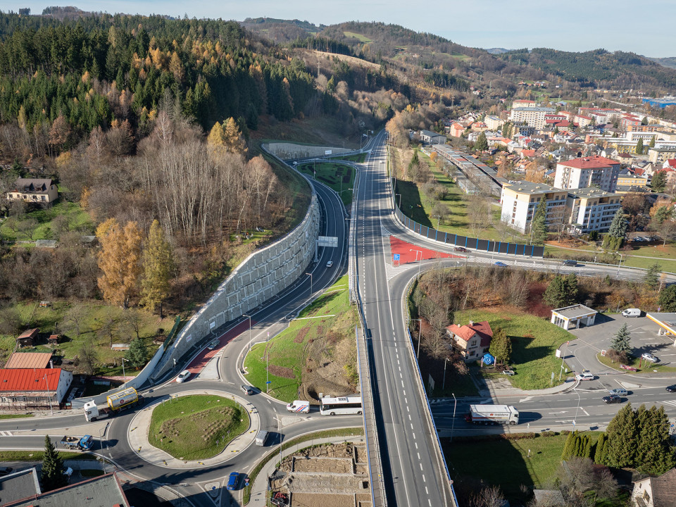 Rampa Mostecká na silnici I/69 ve Vsetíně