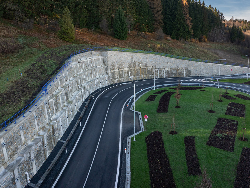 Rampa Mostecká na silnici I/69 ve Vsetíně