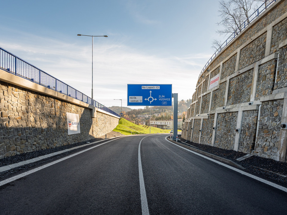 Rampa Mostecká na silnici I/69 ve Vsetíně